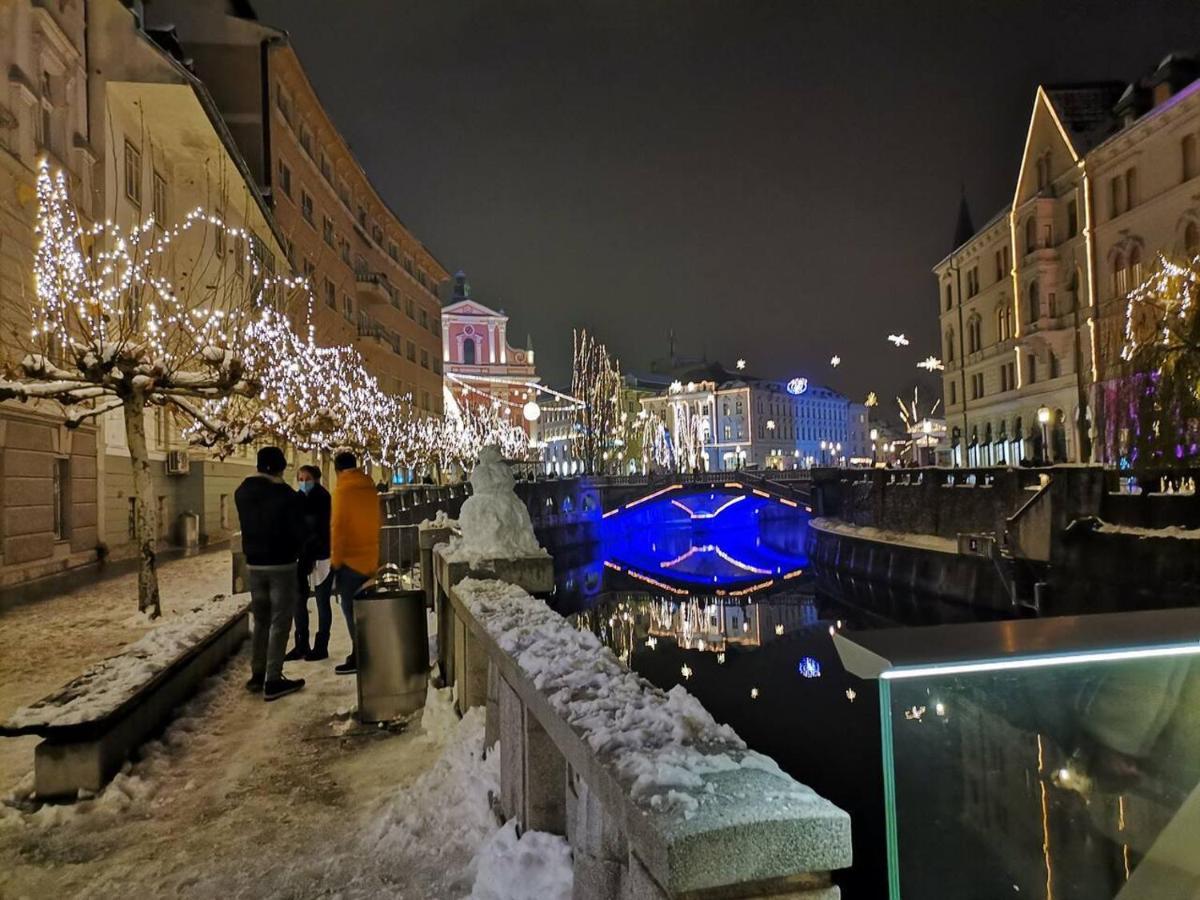 Apartment Riverbank In Centre! *